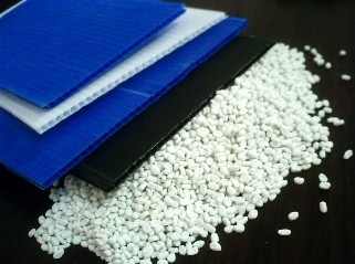 ����(y��ng)PP�пհ����ĸ��