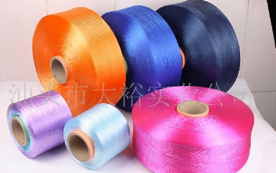 ��ɫ���]�z