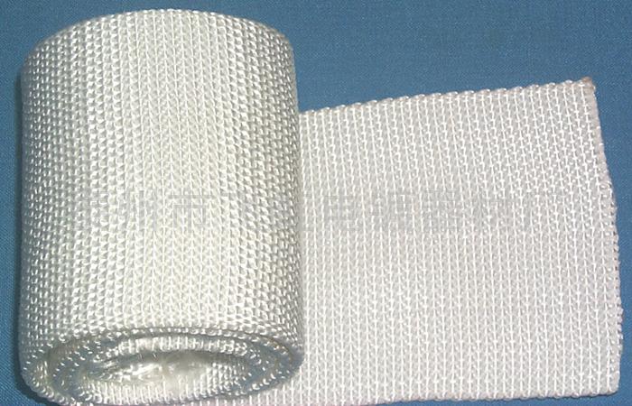 ���]����