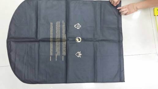 ��ɫ�o������ 