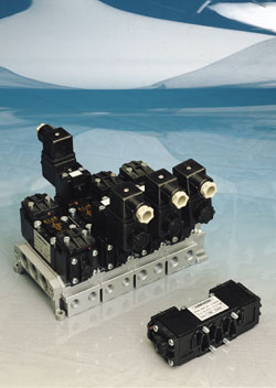 �����UNIVER늴��y/�ʢ���H�Ї�������