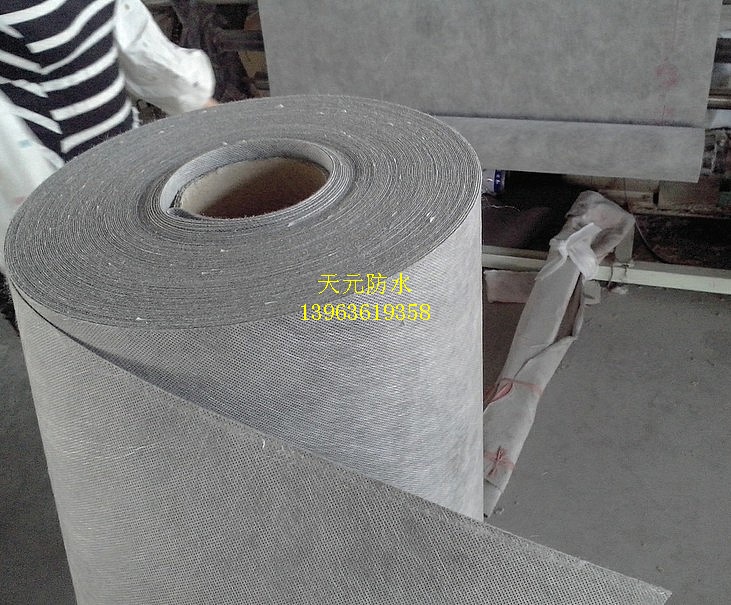 ���]����